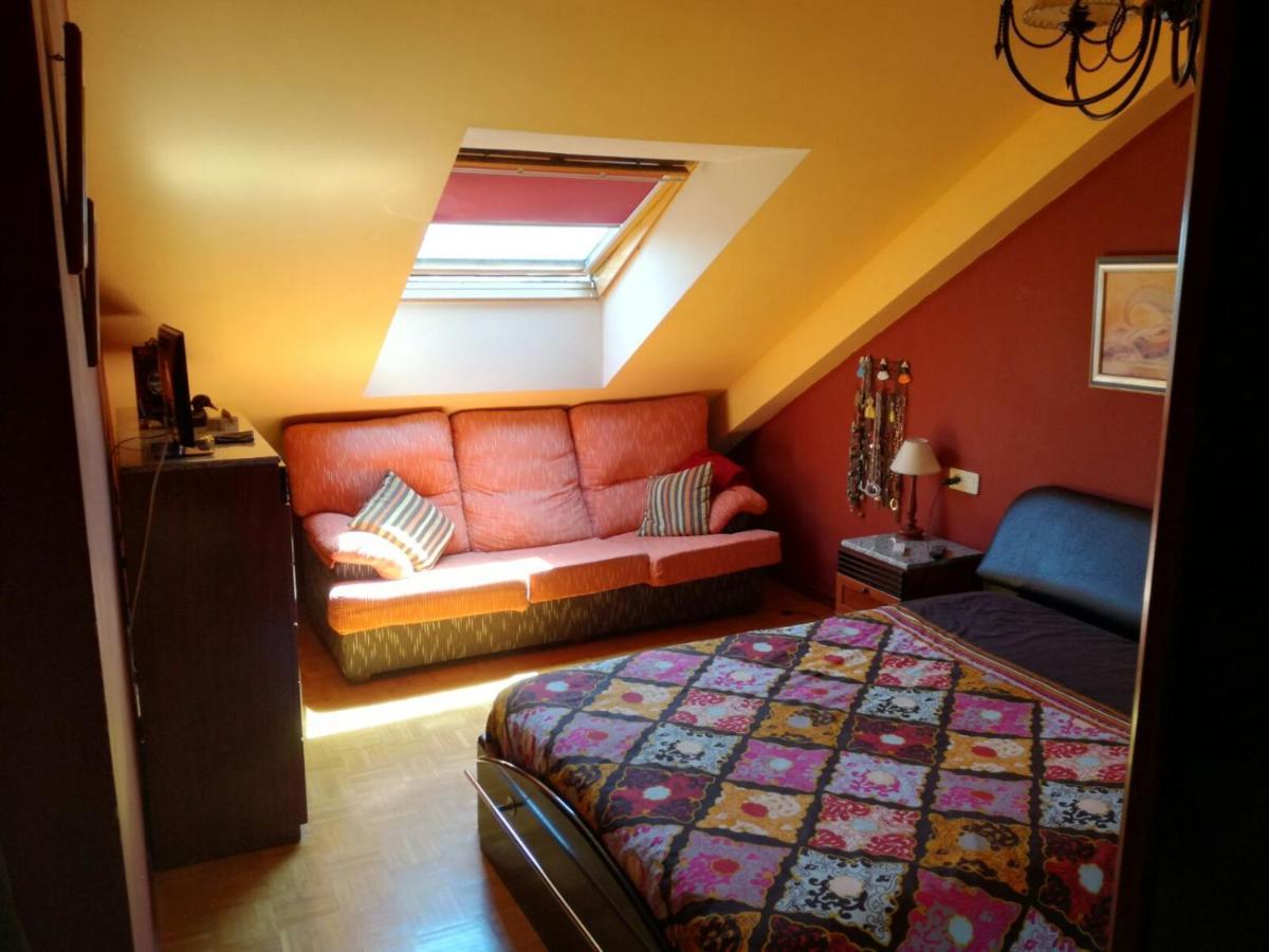 Apartamento Atico bajo cubierta y garaje. Registro Nº VUT829AS Avilés Exterior foto