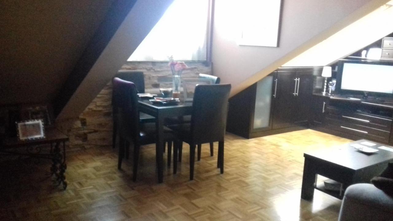 Apartamento Atico bajo cubierta y garaje. Registro Nº VUT829AS Avilés Exterior foto